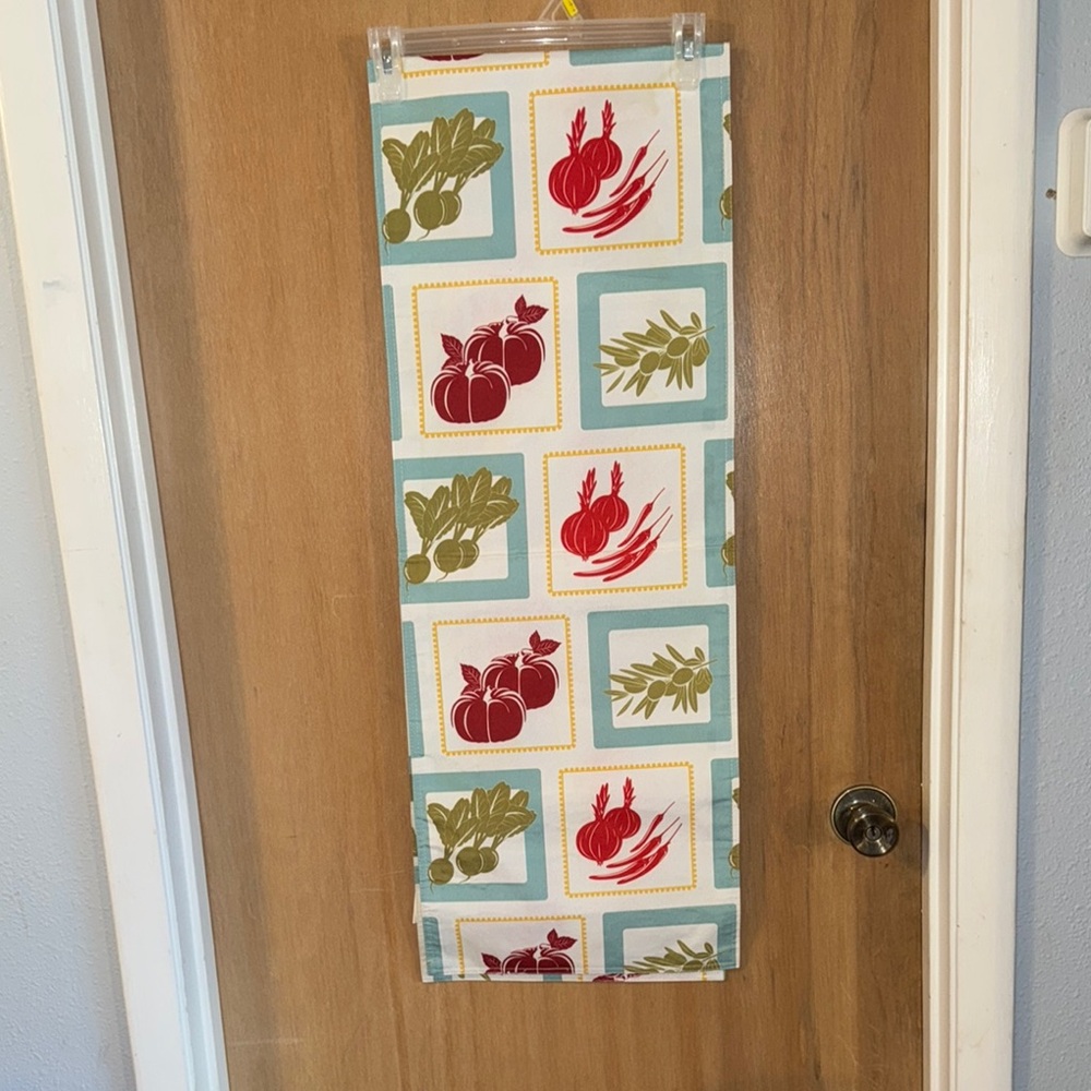 Colorful Vegetable Print Tablerunner